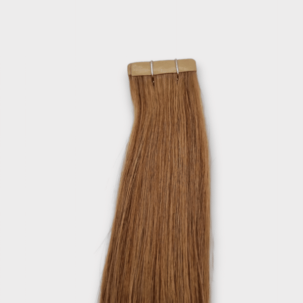 Detailansicht Haarstruktur – C&K Tape-In Extensions glatt #10 Light Brown Echthaar